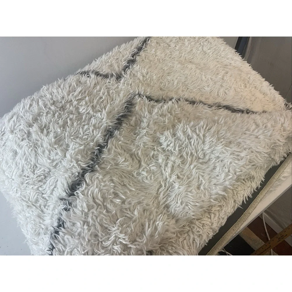 Ruggable Low Shag Washable Area Rug 6 X 9 Minimalist white grey abstract